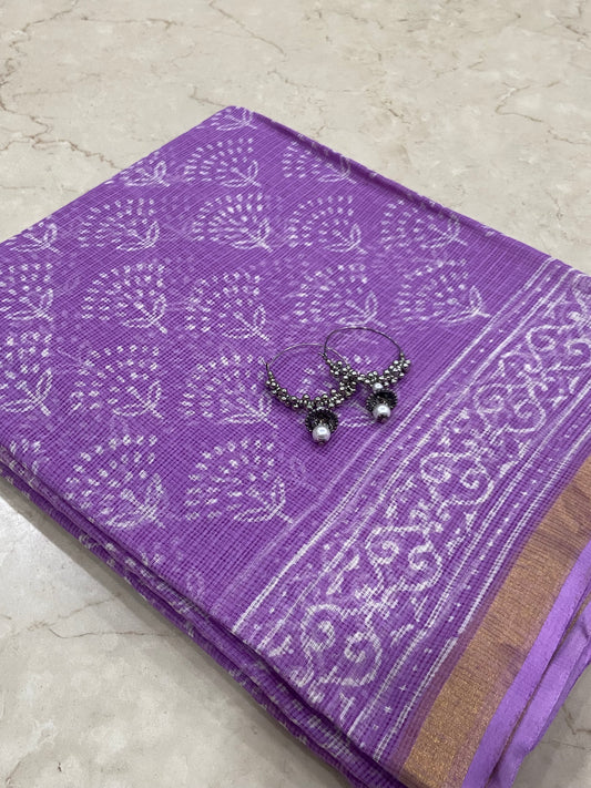 Lavender and white flower buttis cotton kota doria saree