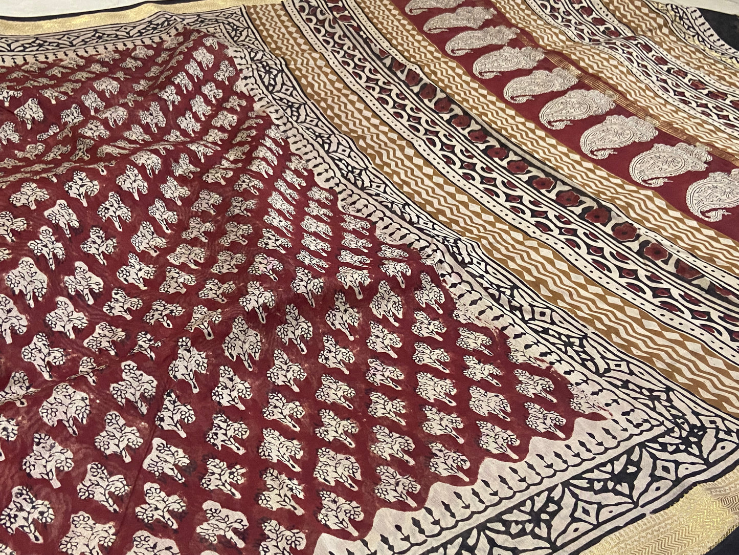 Maroon red maheshwari cotton silk zari border saree