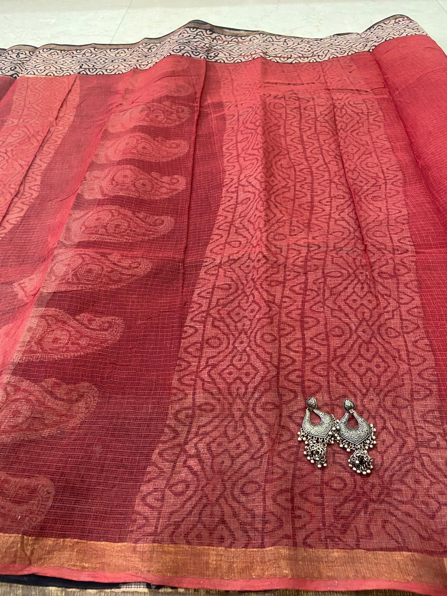 Maroon red cotton kota doria zari border saree