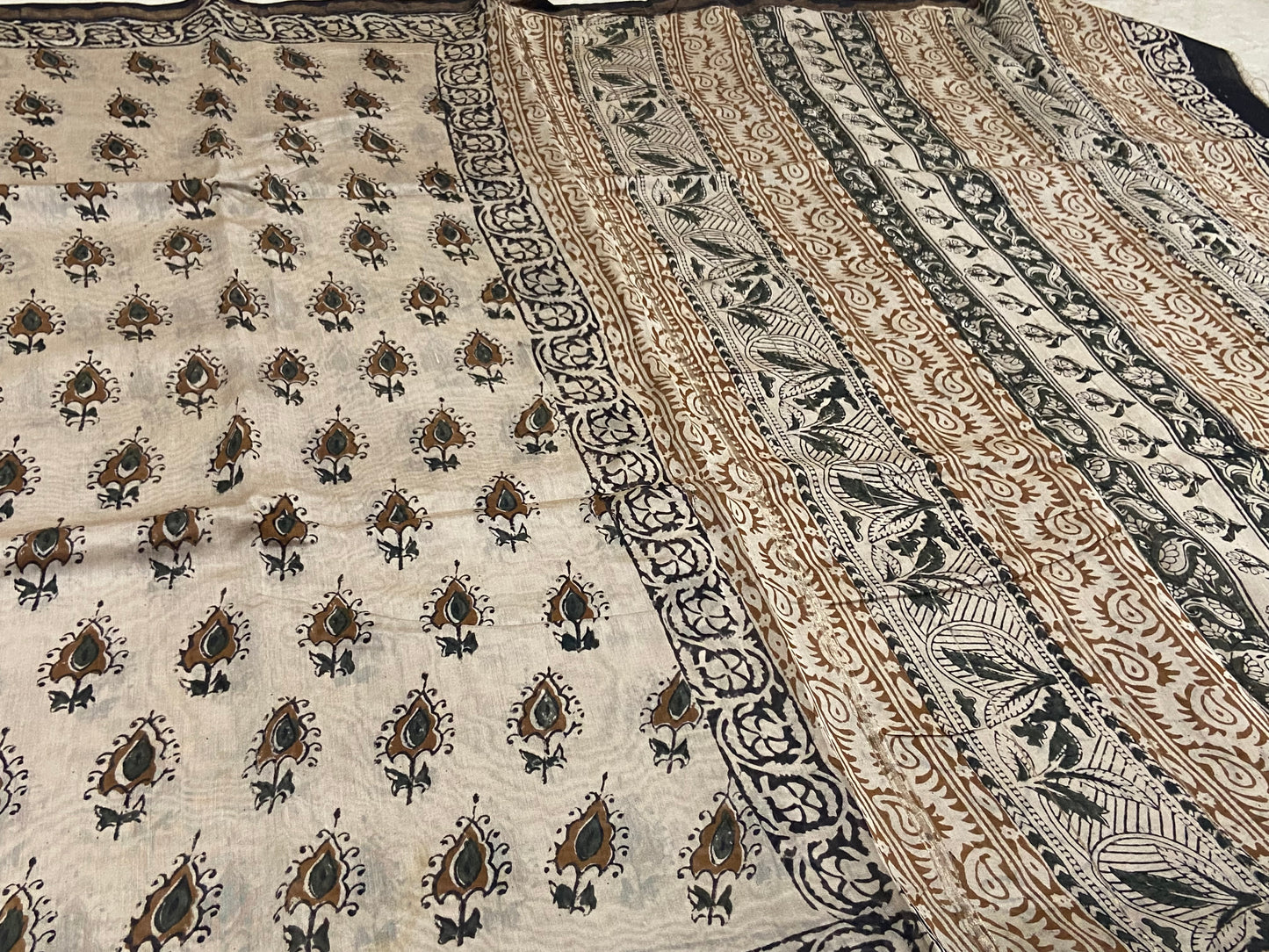 Cream white chanderi cotton silk zari border saree
