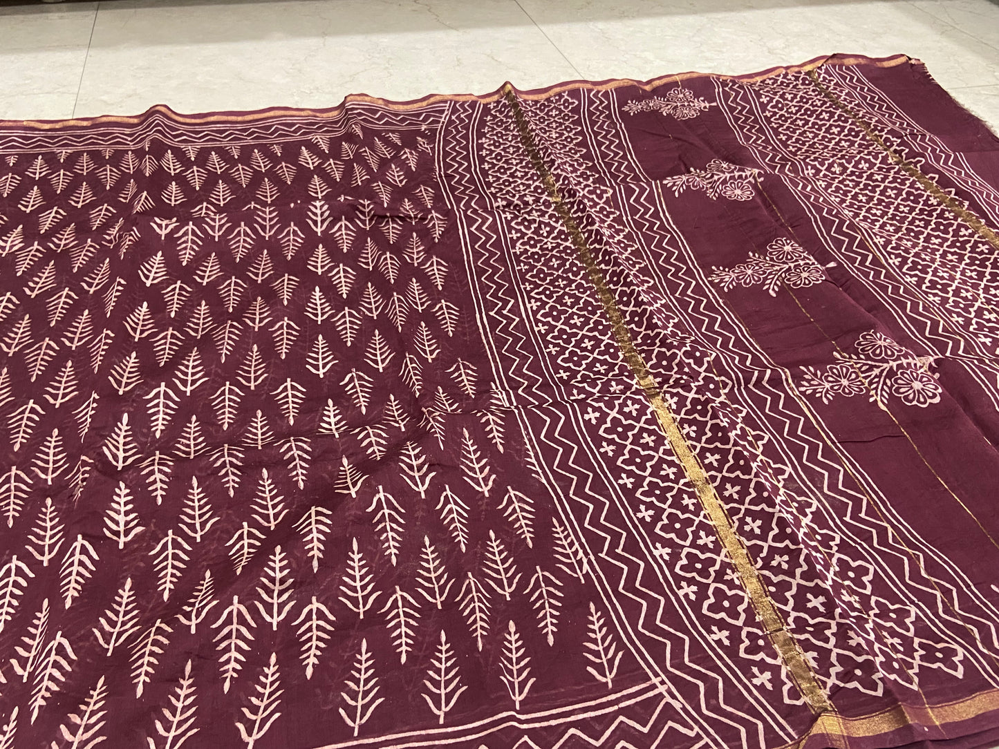 Burgandy leaf buttis chanderi cotton silk zari border saree