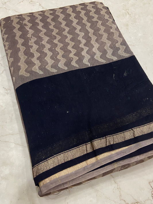 Grey zigzag patterned chanderi cotton silk saree